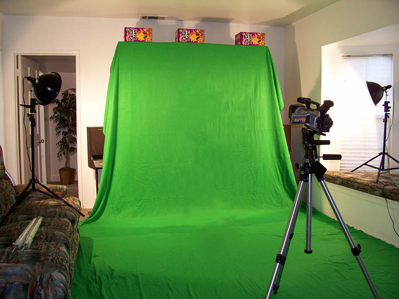 Зеленый экран камеры. Грин скрин хромакей. Хромакей 1:1. Зелёное полотно для съёмок. Зеленый экран для съемок.